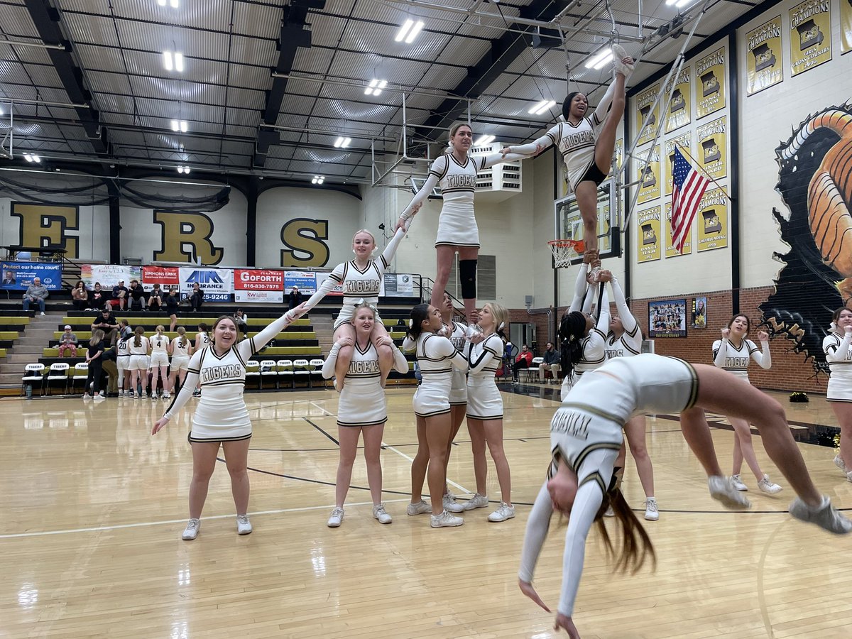 LSHSAthletics's tweet photo. @lstigercheer https://t.co/8wknesBAyD