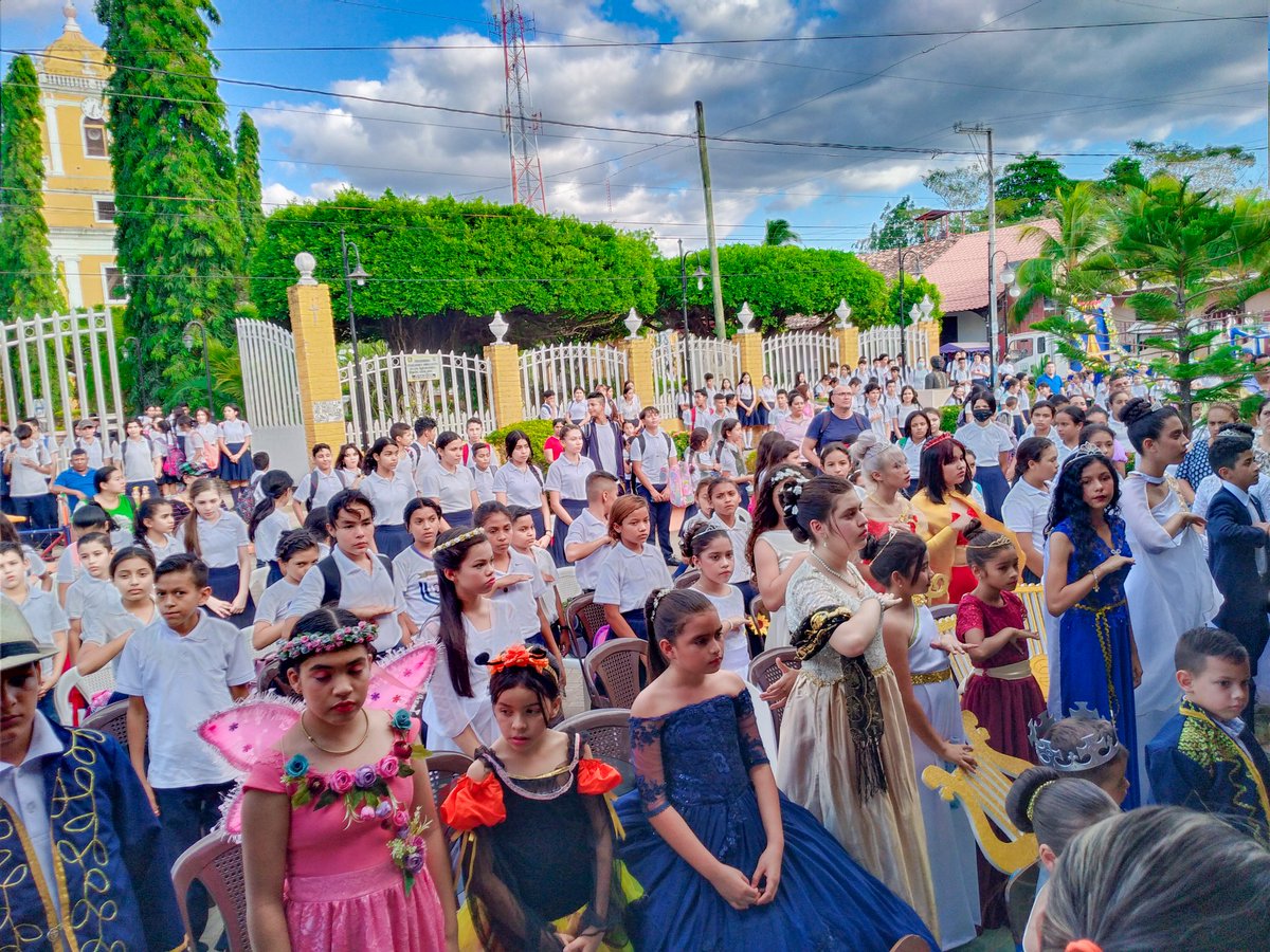 📸🌺Comunidad Educativa El Sauce realiza Restital de poesía y bailes Folklóricos, en homenaje al 107 aniversario del tránsito a la inmortalidad del insigne poeta, Rubén Dario.🌺🙌
#DarioSolQueNoDeclina