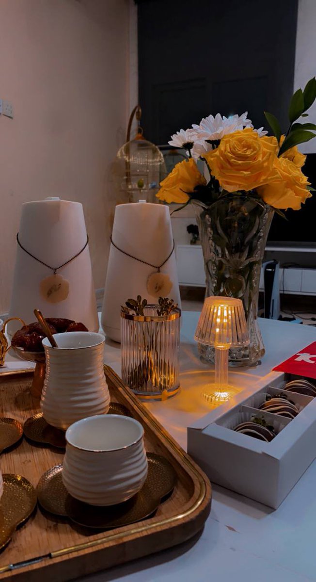 في عيناك صباح آخر لي فأنت مدينتي وحكايتي وكل أشيائي
صباحي بك مختلف♥️.