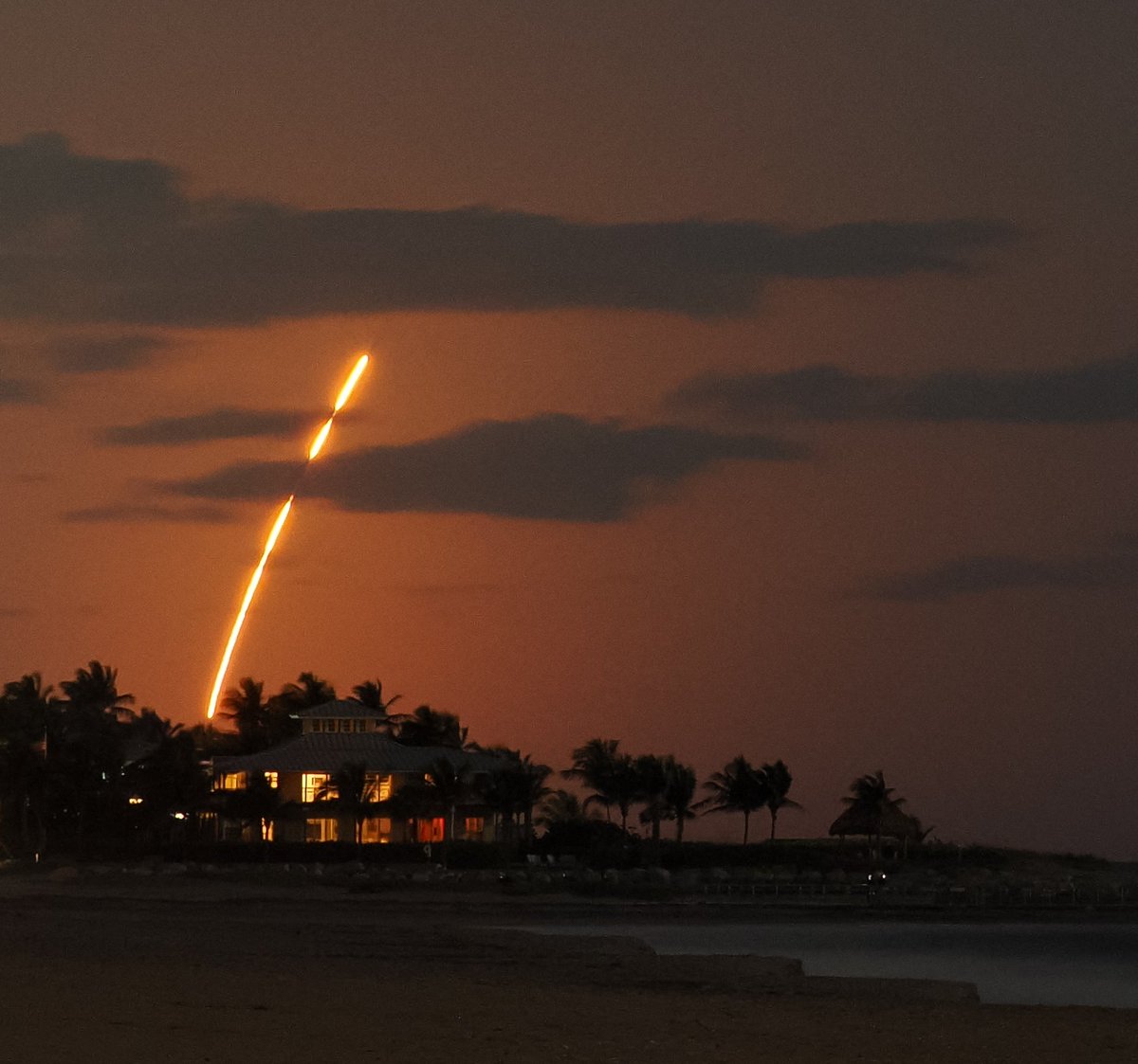 MichaelShorts0's tweet image. SpaceX Falcon 9 launch tonight was fun to watch. #SpaceX #Falcon9 #JupiterFlorida #Rocket