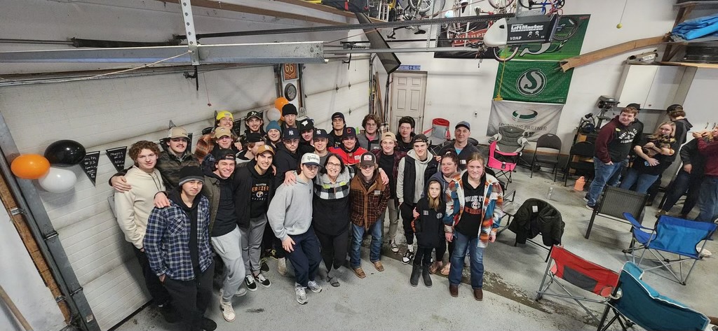 We've got the best billets! Big thank you to the Manovich family for hosting the boys last night and providing the best sausage and perogies for the crew!
#Terriers4Life
