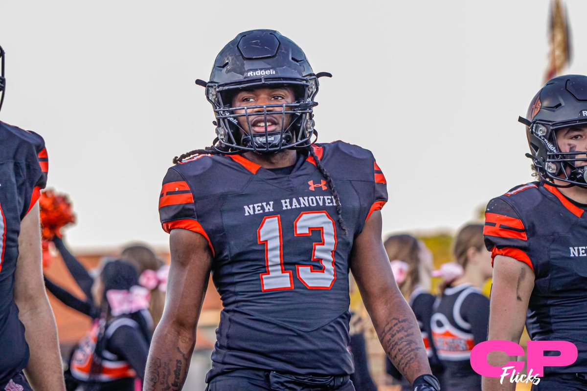 Congrats to our guy Corneilus Allen <a href="/CornAllen13/">Corneilus</a> for signing with St Andrew’s University <a href="/StAndrewsFB/">SAU Football</a> to continue his academic and football career! 🔶