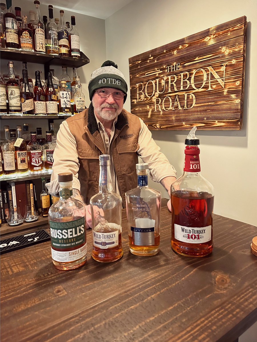 FirebirdBo's tweet photo. Many thanks to @jshannon63 & @thebourbonroad for a great time hanging out sipping & talking about @WildTurkey #Bourbon! #GoodPeople & #GoodTimes! #WildTurkeyBourbon #KentuckyBourbon #BourbonWhiskey #Bourbon #OTDB https://t.co/ZY5Q9KGgsR