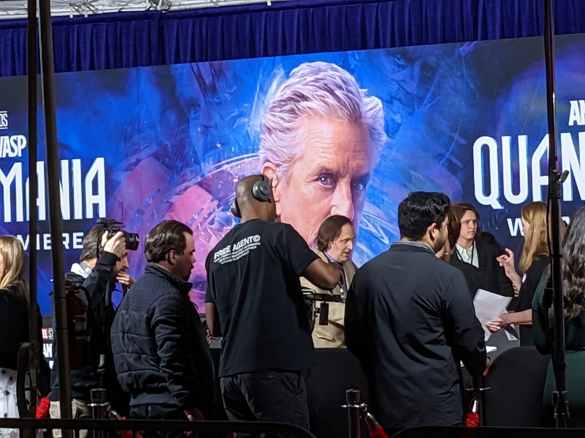 YourNewBuddy's tweet photo. @greggturkington we actually got to see you on the red carpet!!! https://t.co/srDmVZqzei