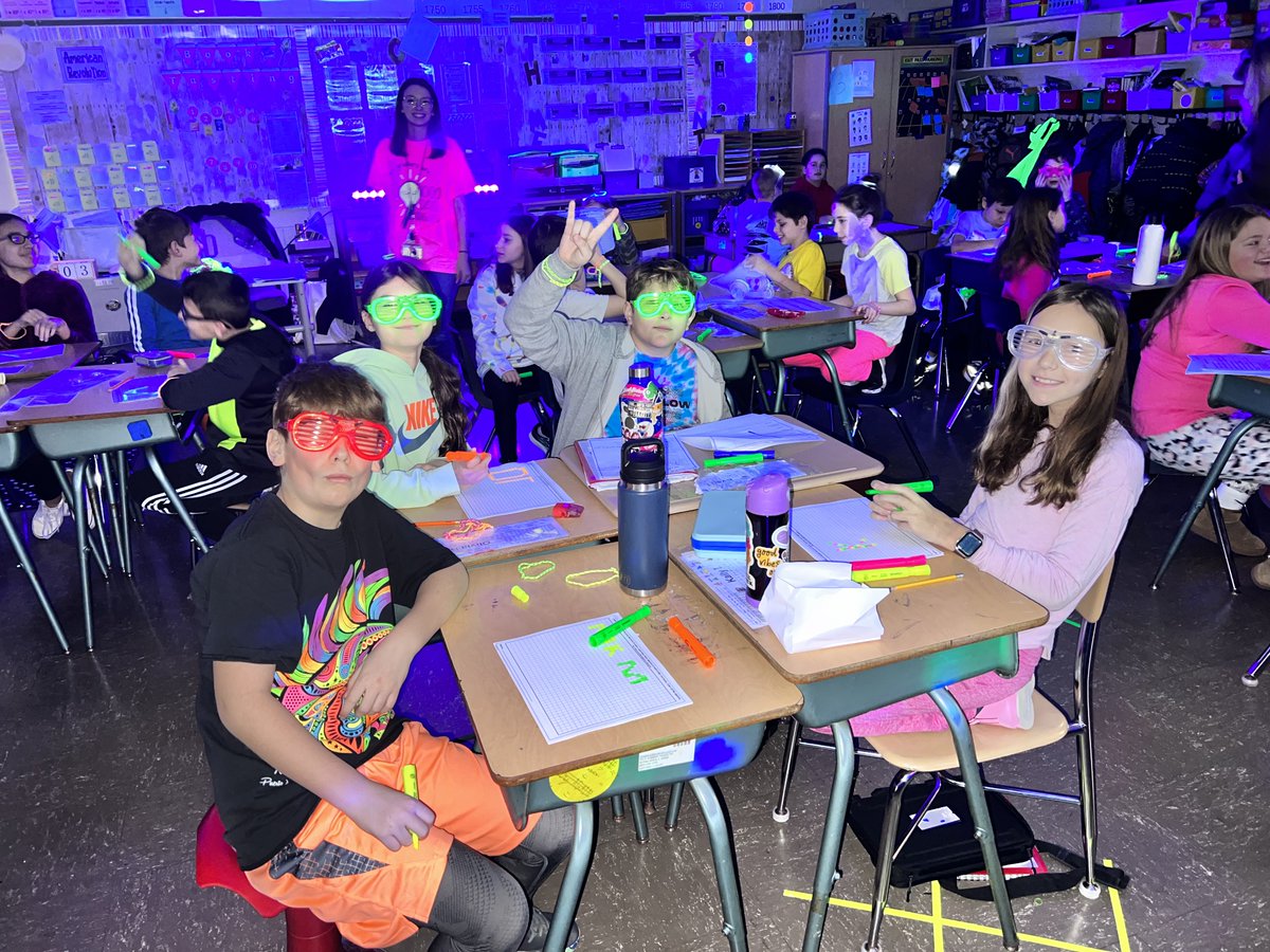 Glow Day part 2.  5th graders have been in school for 1000 days!