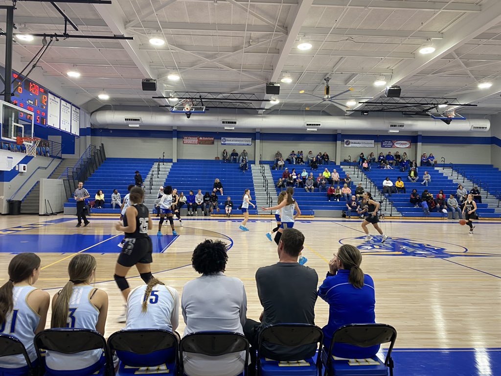 ladyraiderhoops's tweet photo. F/JV come away with two wins vs South Warren
#waytogoladies #weareone https://t.co/9EhIQBAneV