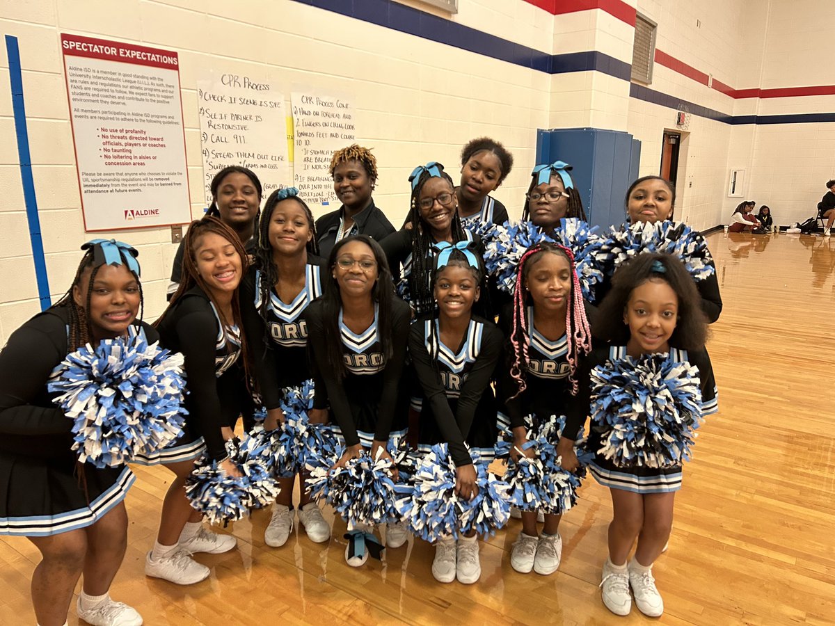 aliciadomino1's tweet photo. Another proud moment for Hones Toros. Our cheerleaders cheered both 7th grade girls basketball team into VICTORY!!! #proudcoach #TorosYouKnow @WeAreJones @AldineSports @JonesMS_AISD https://t.co/PBmSUjdFRe