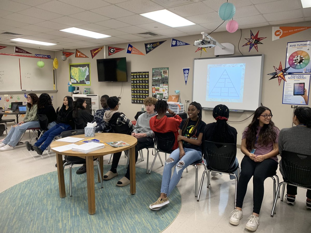 Thanks #TCEA2023 for reminding me of an “oldie but goodie”vocabulary strategy to engage the modern learner! $1,000,000 Pyramid for the WIN! Epic inquiry and collaboration! <a href="/BrenhamHSAVID/">BHS AVID</a> <a href="/BrenhamHS/">Brenham High School</a>