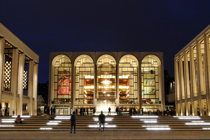 Saturday night at the MET in New York City, so elegant, so accessible, so time for a trip?

#kgetaways #travel #sactravelagency #newyork #newyorkcity #newyorkcitylife #wheretonext #booknowtravellater