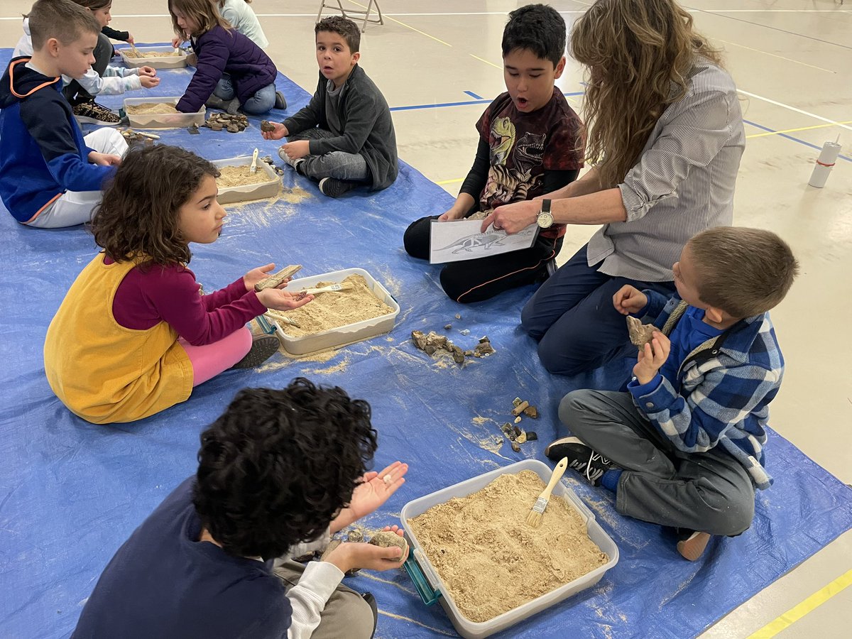CBJenDellaPorta's tweet photo. The “Dino dig” is one of our favorite days of the year! We had so much fun learning about rocks, minerals and fossils today 🪨🦖  @CBGaymanES https://t.co/lZBvKLaC76