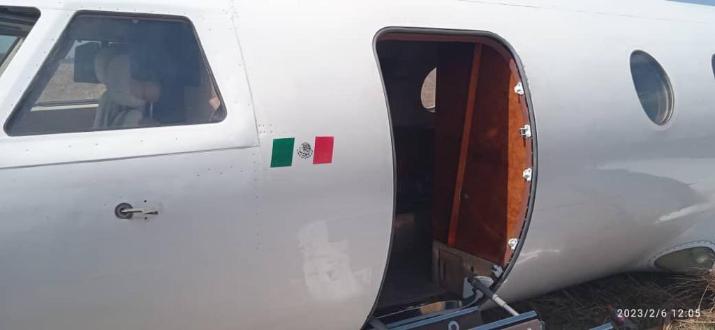 Redi_andes's tweet photo. #FANB en defensa de nuestro espacio aéreo, Tras persecución aérea de la Aviación Militar, aeronave con siglas mexicanas y transponder desconectado es conminada a aterrizar de manera forzosa en campo traviesa en Barinas por violación del espacio aéreo y de códigos internacionales. https://t.co/7RsAjIfAWO