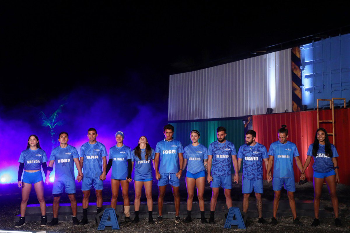ExatlonMx's tweet image. La máxima autoridad presenta a las leyendas que se enfrentarán en 𝐄𝐗𝐀𝐓𝐋𝐎́𝐍 𝐀𝐋𝐋 𝐒𝐓𝐀𝐑. 🟦🟥 ¡22 atletas buscan la gloria absoluta pero solo uno la conseguirá! 🔥🌴🏆
#EstrenoAllStar
𝙀𝙉 𝙑𝙄𝙑𝙊 𝘼𝙃𝙊𝙍𝘼 🔴🔵 📲 bit.ly/ExatlónEnVivo