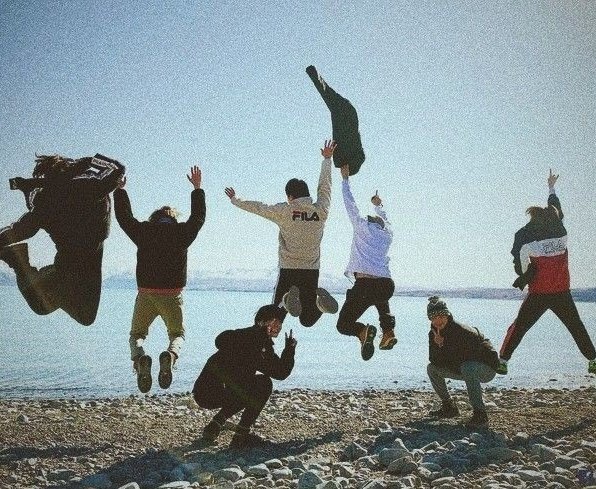 Jkkietae_'s tweet photo. BTS alcanzando su máxima felicidad cuando están juntos. ♡

       —abro el hilo terapéutico https://t.co/5f9MzQsiYP