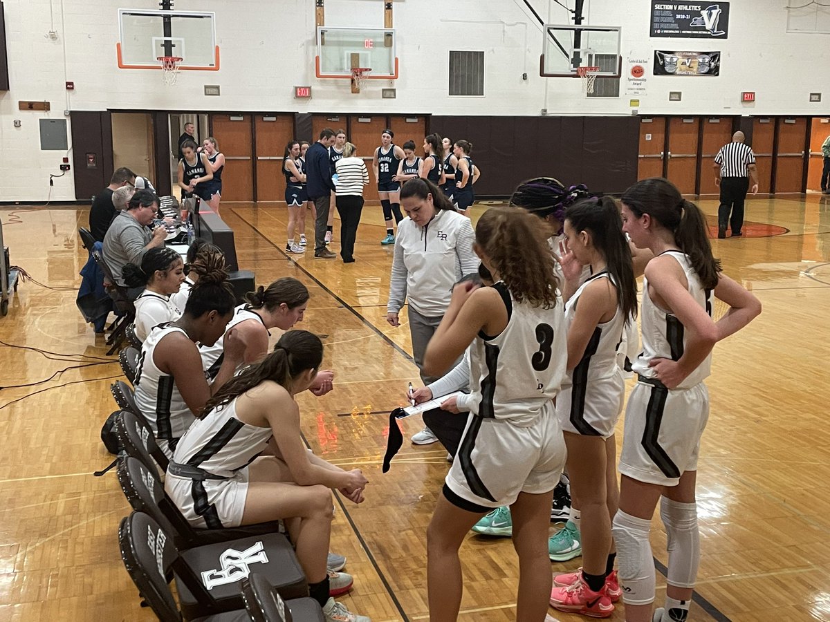 ERBombers's tweet photo. @Bombers_Sports Girls varsity basketball with a massive 2nd half comeback. Bombers win 43-40 vs @GHSAthletics1 21 from Funk. 9 for Zarriah overall outstanding 2nd half defense. 17 for Gananda’s Kaylee Marvin @PrimetimeBall_ @585GirlsHoops @PickinSplinters https://t.co/cuHfluQNo2