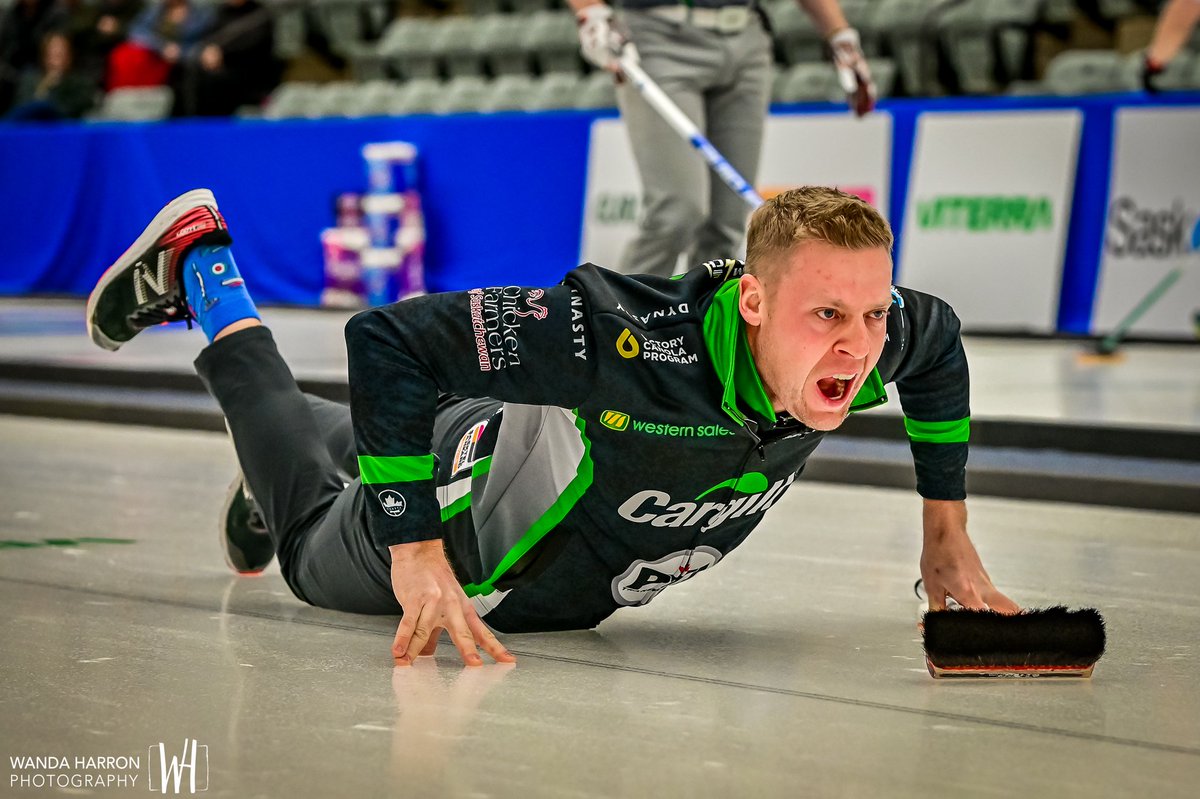 And some say curling isn't an intense sport!
Thanks again to @CurlSask for having me onboard at the @Sasktel Tankard.
Watch for more images as I continue the weekend's edits.