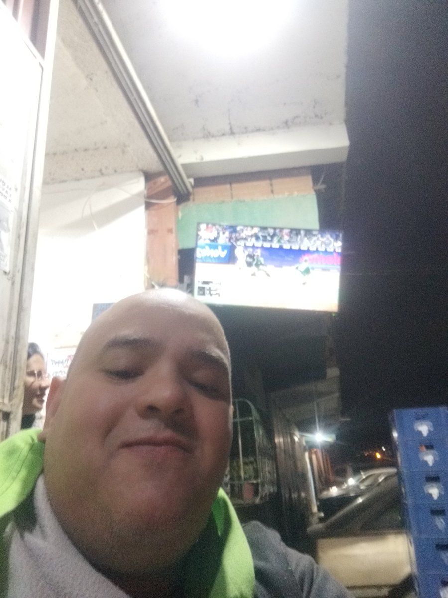 fumichit's tweet photo. Saludos a televen exelente trasmisión fumigaciones chit para el mundo #BEISBOLXTELEVEN https://t.co/3xaMZseTCo