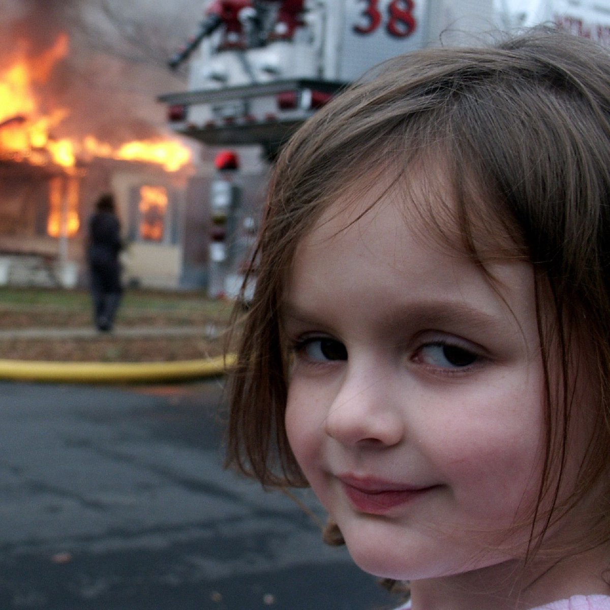 TheBachBabes's tweet photo. Briana said I’m going to leave but let me set the mansion on fire first 

#TheBachelor https://t.co/KAgQ27edbv