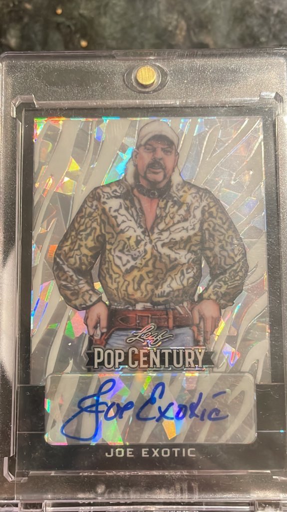 justBREAKINGit's tweet photo. Another Joe Exotic 1/7 Cracked Ice https://t.co/bOx2mnSrrS