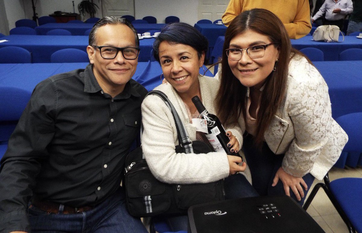COANECHOFICIAL's tweet photo. Nuestra reciente sesión académica con gran tema por la Dra. Paola Estefanía Siles Torres y la presencia de cada uno de los asistentes. 

Algunos premios y sorpresas para ustedes. https://t.co/yWJxhtcV9d
