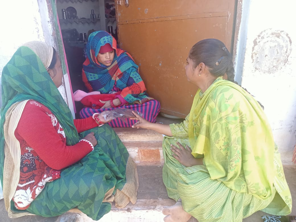 ShaktishaliS's tweet photo. संस्थागत प्रसव को बढ़ावा देने हेतु बच्चे को बेबी किट दी गई
Baby kit was given to the child to promote institutional delivery
#babykit #delivery #child #spreadpositivity #awareness #mother #ngo #india #nonprofitfundraising #volunteering #charity #nonprofitorganization #newindia https://t.co/BBYC9iSdJC