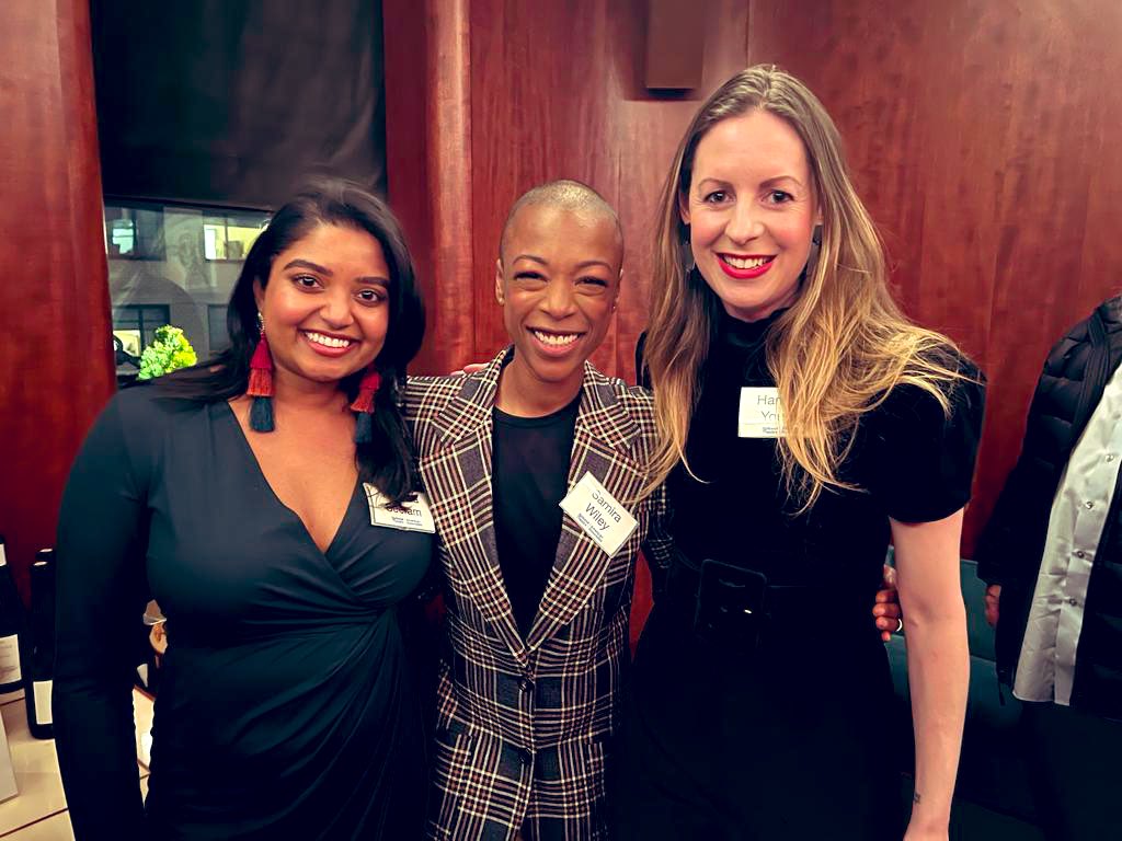 HannahyoungNYC's tweet photo. Amazing night celebrating the power of performance &amp; 🇬🇧 @NationalTheatre in 🇺🇸 including with @samirawiley who was incredible in Blues for an Alabama Sky last year in London. West End &amp; Broadway have a symbiotic relationship &amp; @UKinNewYork is proud to support this partnership. https://t.co/sIRs9E32Jz