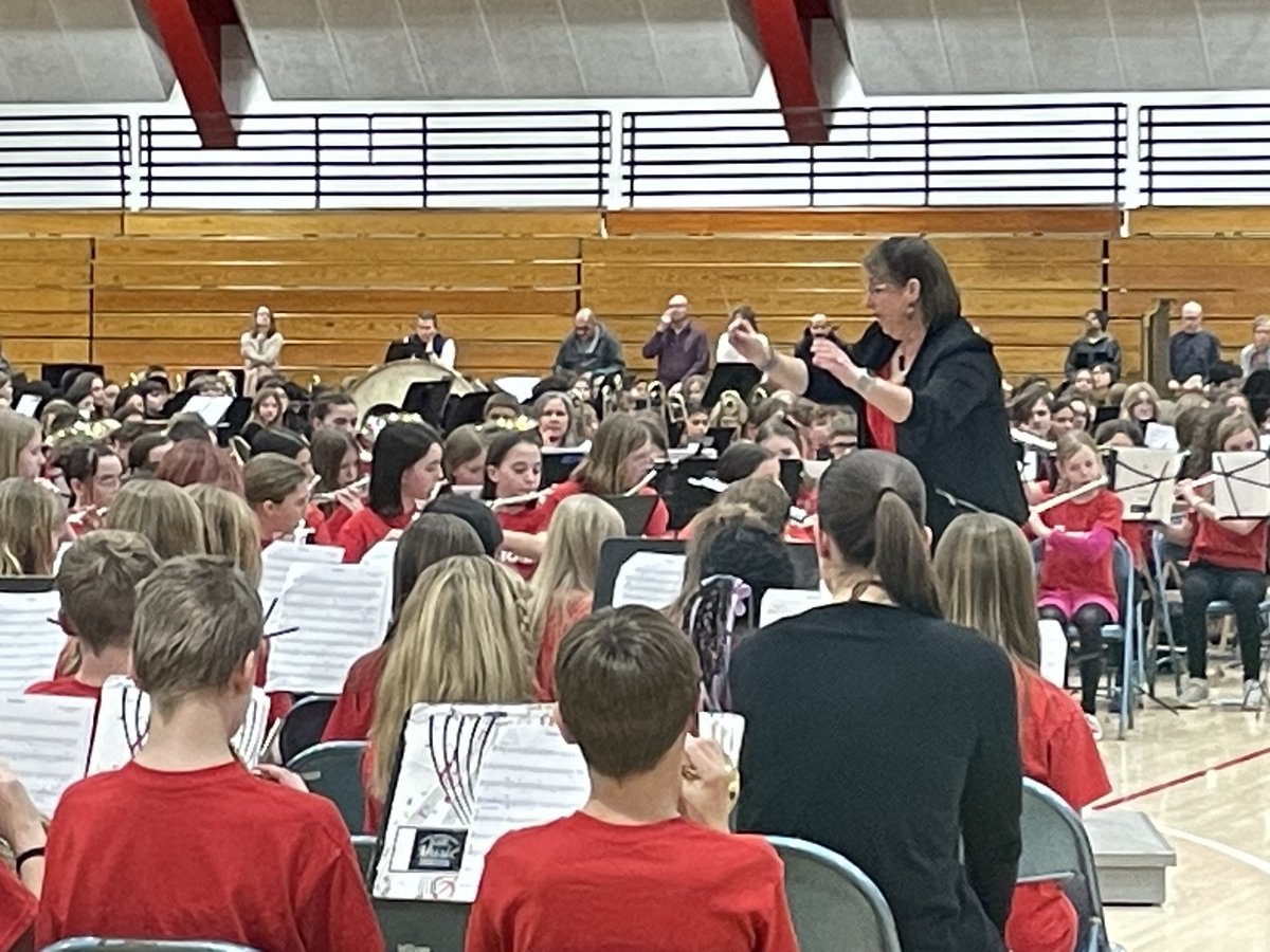 NeenahSchools's tweet photo. Band students from grades 5-12 showed off their talents to a huge crowd tonight in the first Band-O-Rama held since 2020. https://t.co/SMSn6AEvtd