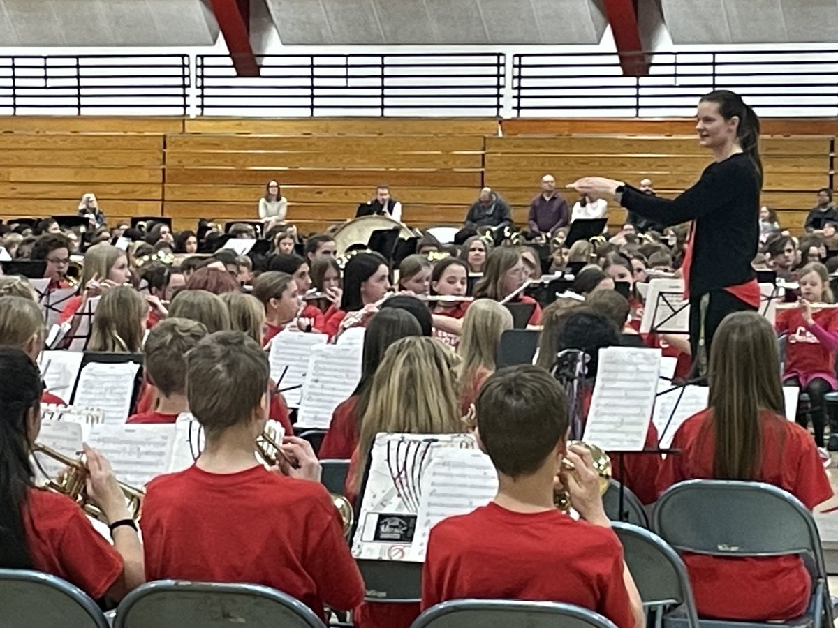NeenahSchools's tweet photo. Band students from grades 5-12 showed off their talents to a huge crowd tonight in the first Band-O-Rama held since 2020. https://t.co/SMSn6AEvtd