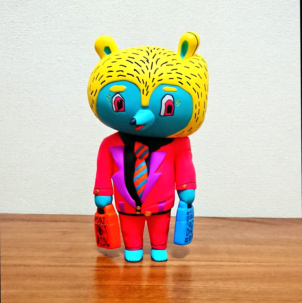 GOHACHI85's tweet photo. ロブ・キドニーさんの「フライデーベア」!売り切れていたので諦めていたけど、再販されて嬉しい!
キャラクターの雰囲気、色使いが好き😌
@VinylTokyo
#RobKidney
#FRIDAYBEAR
#ロブ・キドニー
#フライデーベア
#VINYLTOKYO https://t.co/W0vFm0KA9G