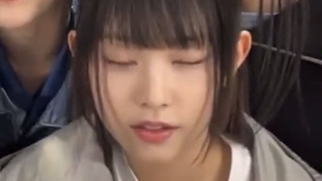 kanghaerins's tweet photo. she even blinks like a cat 😭 https://t.co/o3PzY4nJkT