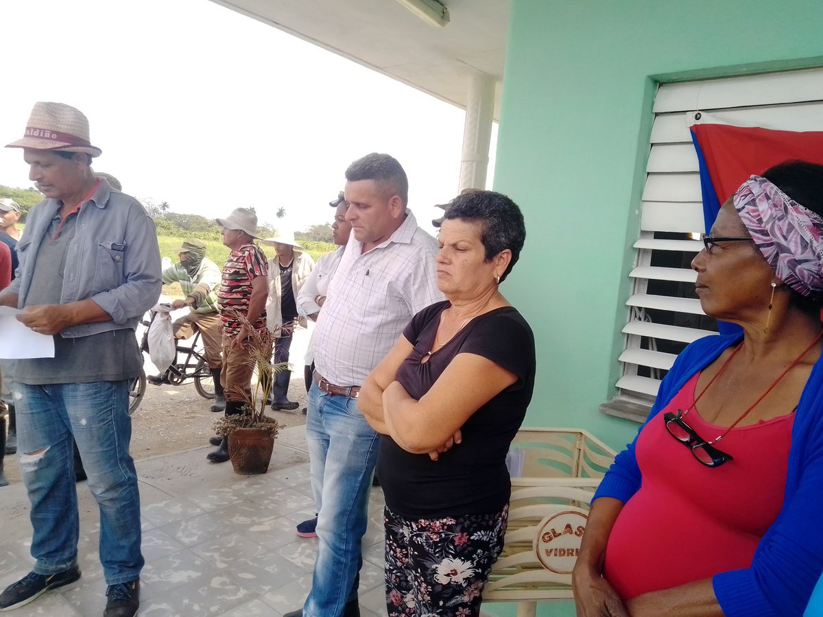 YennyCarvjal's tweet photo. Cerca del mediodía participamos junto a los Candidatos a Diputados a la AMPP, en intercambio con cooperativistas de la CPA Jesús Menéndez. #MejorEsPosible #LatirAvileño #Chambas https://t.co/yoBpFhm50M