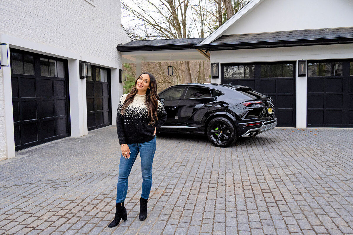 RHONJ Melissa Gorga Chooses ArmRLite for Her Luxury Garage Door. 

armrlite.com/residential/re…
