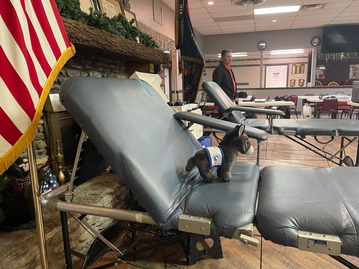 1Programs's tweet photo. Mini Blackjack gives back while visiting First Responders during the Give the Gift of Life Blood Drive at the VFW Post 10281.  

Keeping spirits high and staying connected! Great Job Mini Blackjack! 

#MiniBlackjacksAdventures #MiniontheMove
@1stTSC @1stTSC_CSM @CSMTownsendW https://t.co/im0IJJqIUa