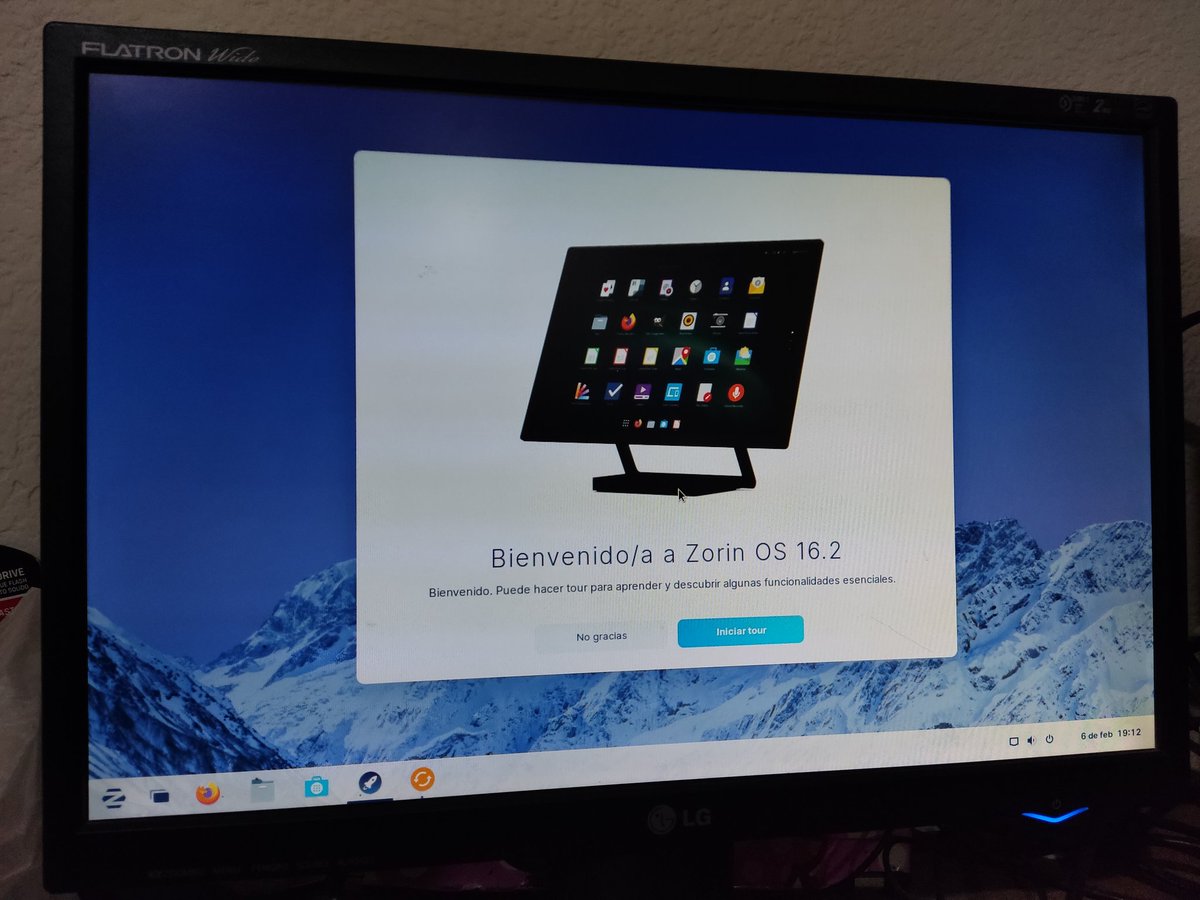 AllanSalazaar's tweet image. Probando #ZorinOS