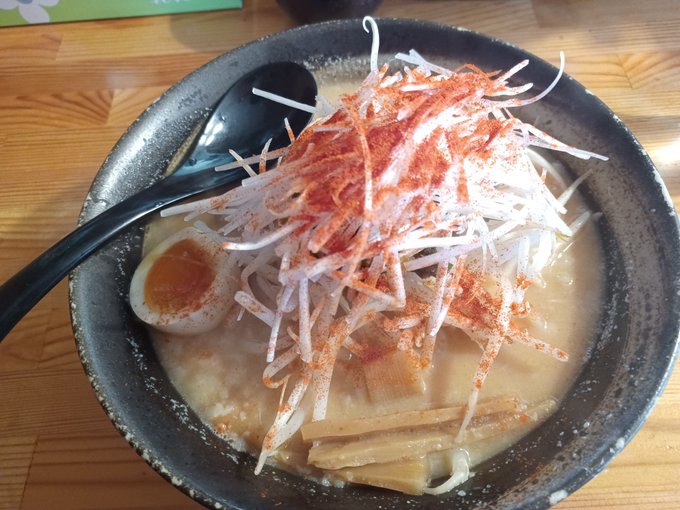 血を抜いたのでラーメン食べました胃が重い 