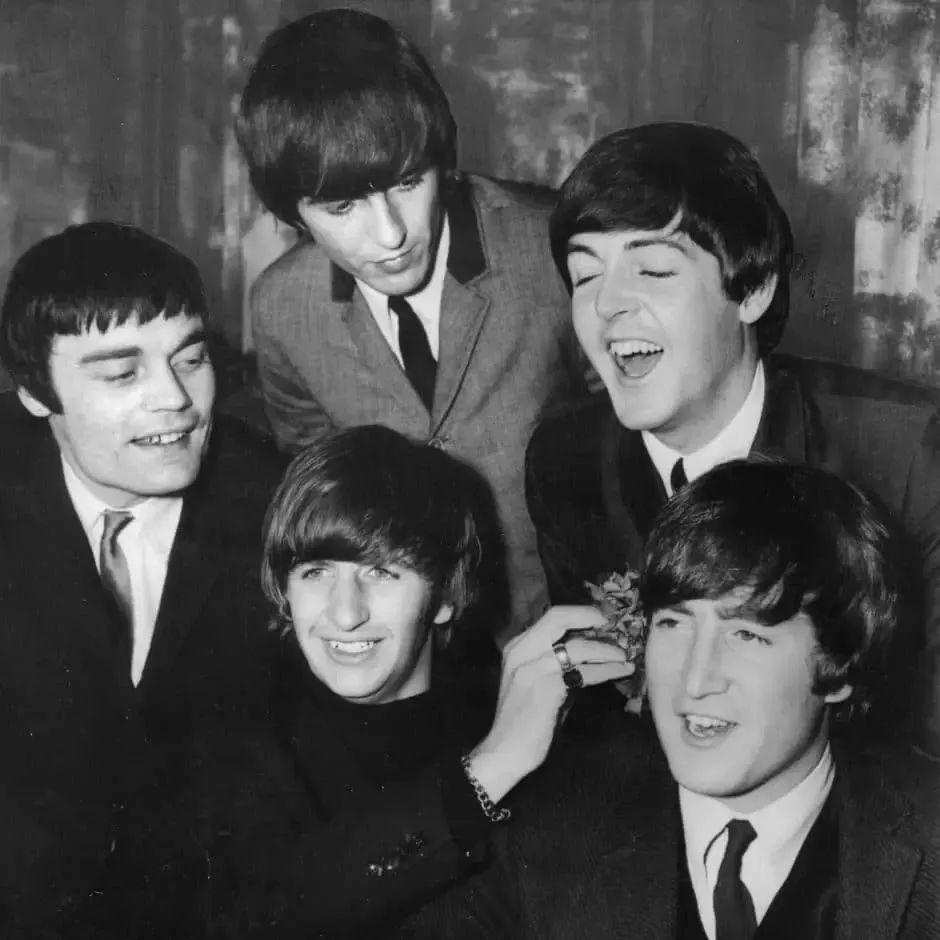 The Beatles &amp; Jimmie Nicol, 1964 ✌️
•
•
•
•
•