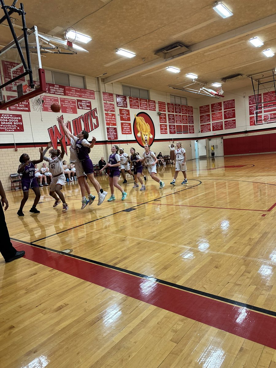 The 7th grade Lady Wildcats beat Forest Meadow to end the regular season tonight! Great job ladies and coaches! @LakeHighlandsJH @mrrustin @VinceVenditto @sherry_null