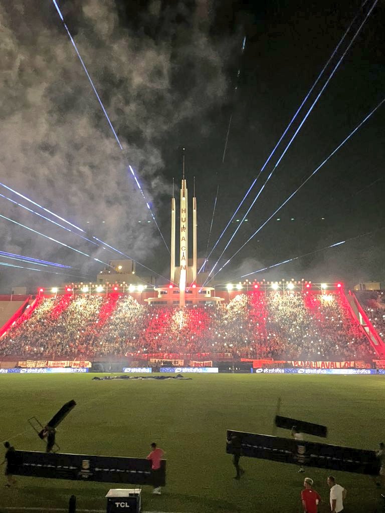LeaSanchez73's tweet photo. #Huracán El hilo que todos necesitamos: quiero ver sus fotos y videos de esta noche histórica 👇🏻 https://t.co/E17Q0rENEH