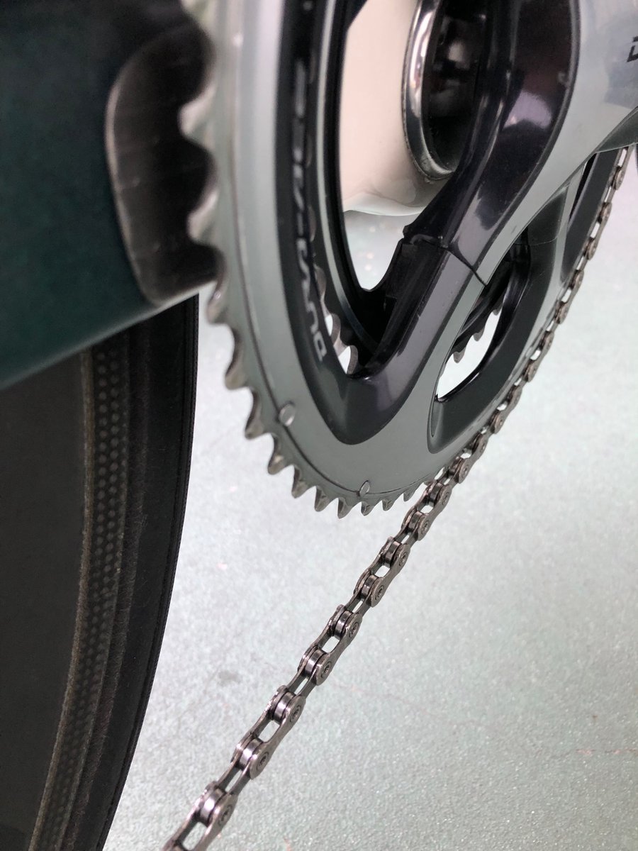 kanta_kobori's tweet image. インドアトレーニングでも自転車は汚れます🚲

洗車して気分一新！

あ、自転車になんか貼ってある…笑

#GNLab #essential2 #WAKOS #csdesignworks #kyototoyota #yamatokogyo #FIT #ekoi #CycleGaragePaz #DoCorsaNove #ACTIVIKE #コボリモン