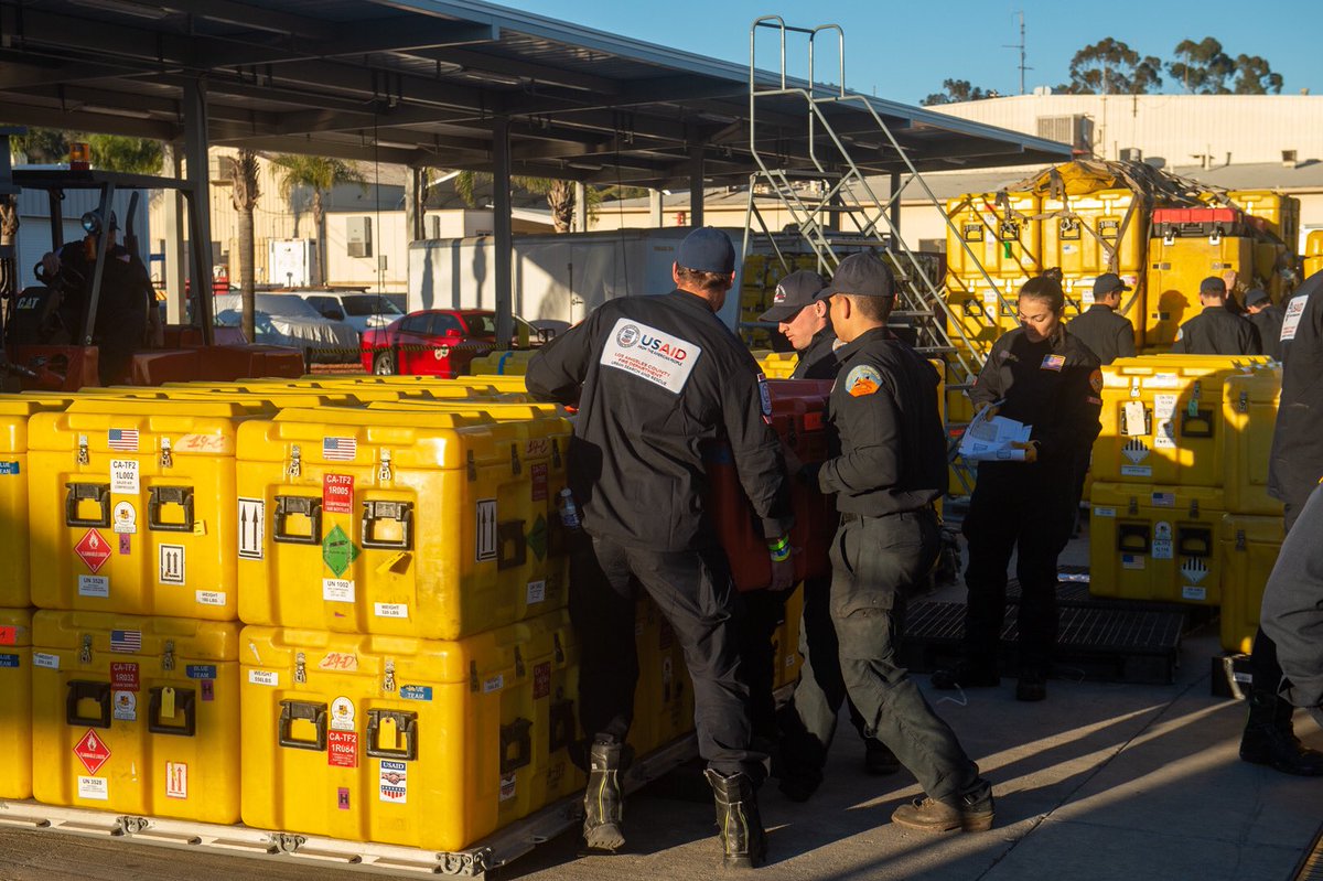 LACOFD's tweet photo. Tonight, 82 members of the LACoFD’s USAR team are being deployed as USA-2, requested by the U.S. Agency for International Development’s Bureau of Humanitarian Assistance. 

They are headed to Turkey to help with life-saving assistance, joining USA-1 from Fairfax Co., VA. https://t.co/UdOPoOYILF