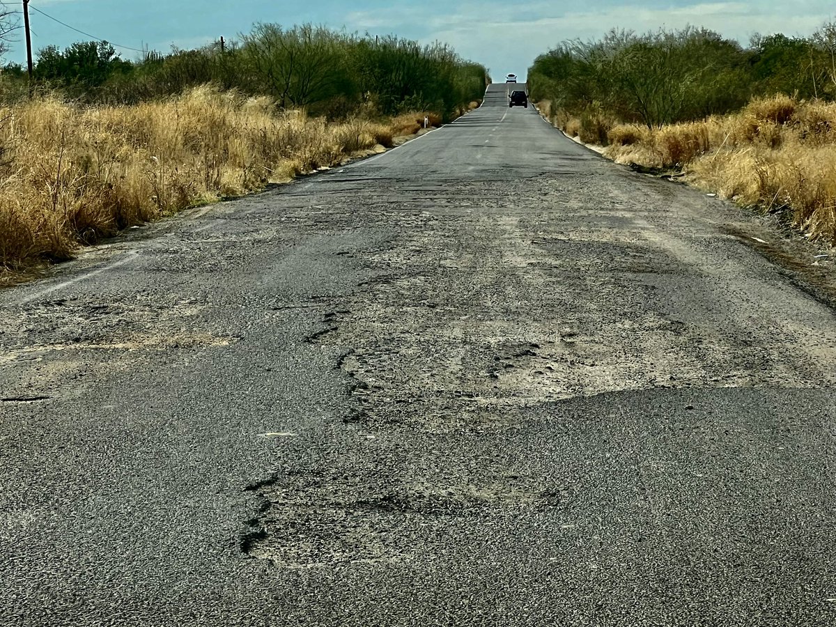 #Sonora Un llamado urgente a darle mantenimiento a la carretera estatal Hermosillo/ Mazatán y Mazatán / San Pedro de la Cueva . Son mega baches . <a href="/SidurSonora/">Secretaría de Infraestructura y Desarrollo Urbano</a> <a href="/gobiernosonora/">Gobierno del Estado de Sonora</a> <a href="/FerminTrujilloF/">Fermín Trujillo</a> <a href="/CelidaLopezc/">CELIDA LÓPEZ</a> <a href="/juntosheriberto/">Heriberto Aguilar</a> <a href="/RogerEsquer/">Rogelio Esquer</a> . Es un peligro esa carretera.