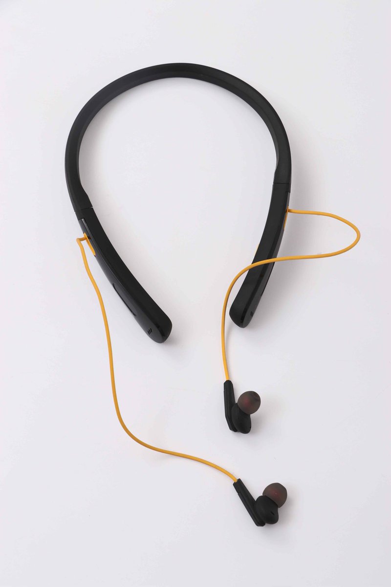 yehepk's tweet photo. Name: Neckband
Color: Black

Sports Headphone Distance 10m,
Talk time: 6h Approx.
Charging Time: 2h
Music Play Time: 6h Approx..
Battery Capacity: 100mAh https://t.co/yvh0UBaaYt