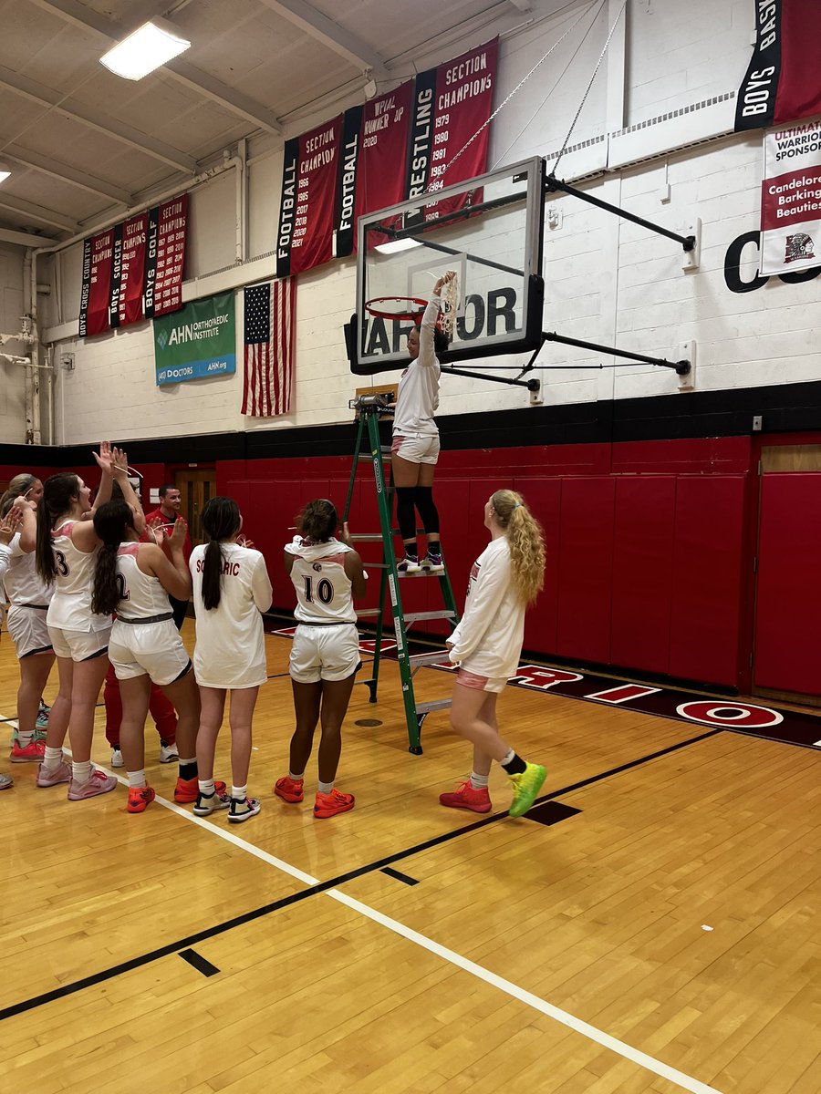 EF_Girls_Bball's tweet photo. ‼️‼️Section Champs‼️‼️ https://t.co/LQoHcUhdU4