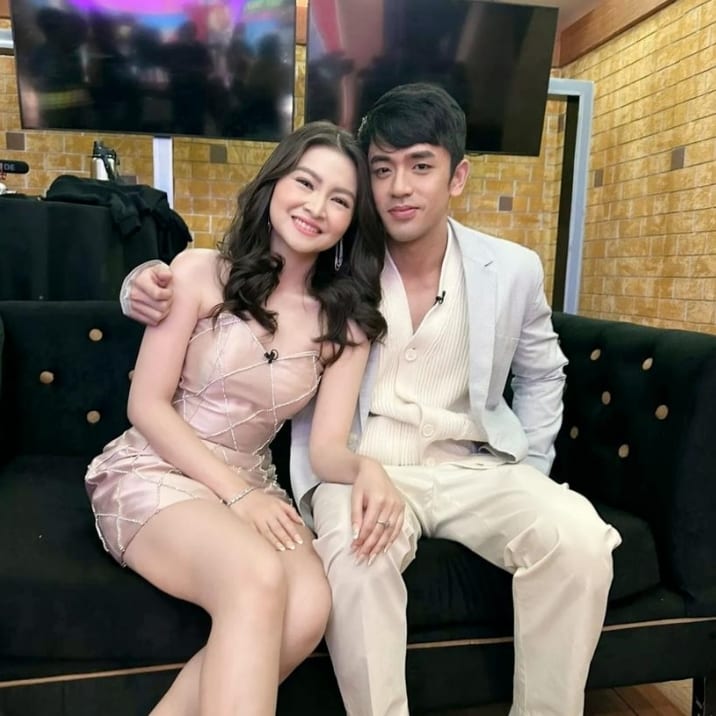 Jenndex31's tweet photo. Kumpleto na hahah..
1. Wedding proposal
2. The wedding
3.honeymoon
#FiLay
#MCILihim
FILAY OnFastTalk
#FTBAFiLay
#DavidLicauco
#BarbieForteza https://t.co/xx5QxshFYu