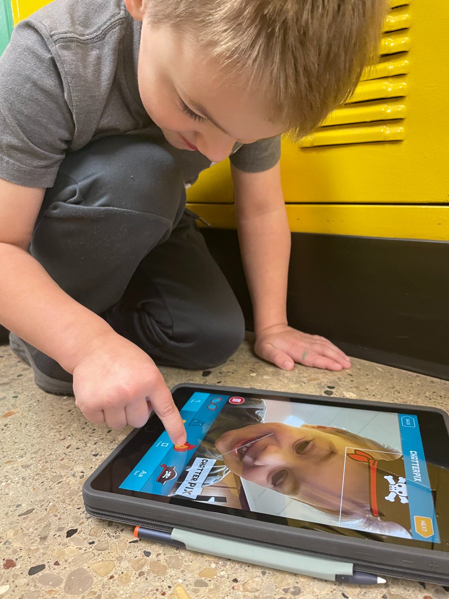 smalchow's tweet image. How do you techify an SEL goal for 4K? 
Use @ChatterPixIt of course! These @PCSD_GB 4K Ss took a selfie of what their happy face looks like &amp;amp; then shared what makes them happy. 
#SEL #4Cs #Creation #Engagement #K2CanToo #RaiderStrong @PCSD_GBlibrary