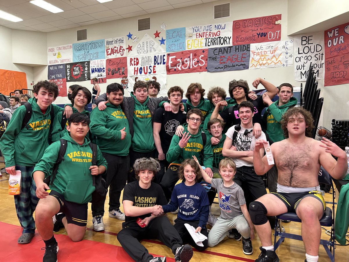 Vashon Island Wrestlers Qualify 10 guys and 2 girls to Regionals this weekend. 
Guys at Mt Baker, starting at 11 am on Saturday.
Girls at Sedro Wooley, starting at 10 am on Saturday.
Let’s go Vashon Wrestling!