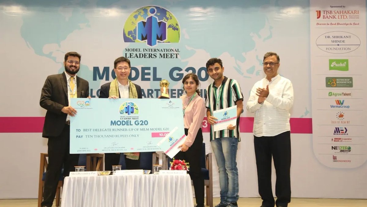 DevendraPai's tweet photo. Some pictures from the Prize Distribution ceremony of @iidlpgp's #ModelG20.

Thank you CG of Singapore in Mumbai Mr Cheong Ming Foong, @SGinIndia for gracing the occasion.

Once again a very hearty congratulations to all the winners. 
 
#ModelG20Summit #MILM #IIDL https://t.co/F1G1t5s0H4