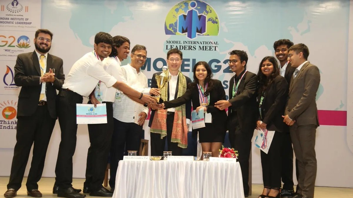 DevendraPai's tweet photo. Some pictures from the Prize Distribution ceremony of @iidlpgp's #ModelG20.

Thank you CG of Singapore in Mumbai Mr Cheong Ming Foong, @SGinIndia for gracing the occasion.

Once again a very hearty congratulations to all the winners. 
 
#ModelG20Summit #MILM #IIDL https://t.co/F1G1t5s0H4