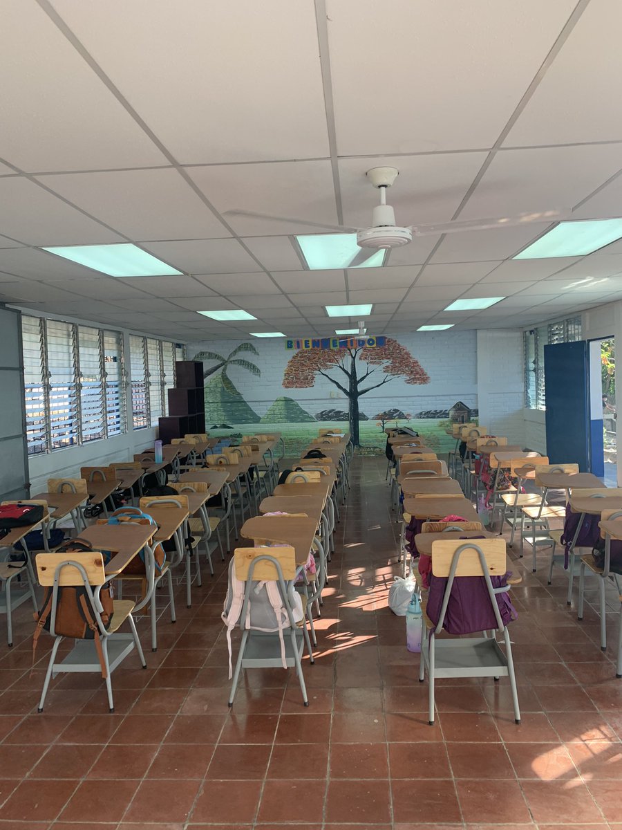 romanmartinezc's tweet photo. El zonte have a high school now 🚀🚀 
Today was the first day 🎊🎊🎊 thanks to everyone who have been helping in this process  🙏🙏🙏🙏@EducacionSV @Bitcoinbeach @HopeHousesv @JMauricioPineda https://t.co/I04d8oXISX