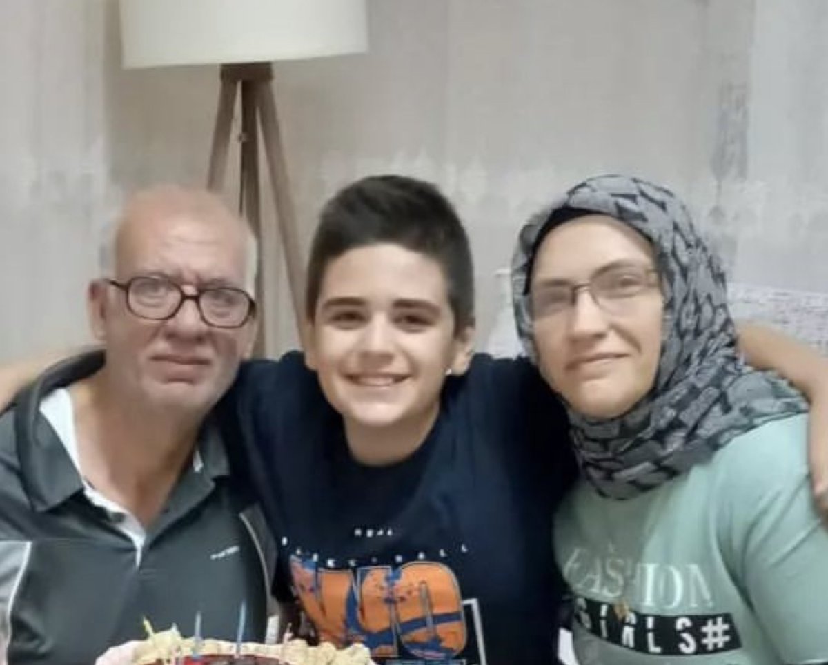 tugyambolat's tweet photo. ‼️ACİİL ‼️
Ailemden 24 saati geçti haber alamıyoruz evleri toz duman olmuş göçük altındalar lütfen yardım edin‼️
Zümrüt sinem pamukçu
Ahmet Haluk pamukçu (12y)
Mehmet pamukçu 
ARMUTLU MAH SALKIM SOK KERİMOĞLU APT. (MEHMET RENDE ORTAOKULU KARŞISI) Defne/Hatay
#hatayyardimbekliyor https://t.co/YHRKuwu2Ee