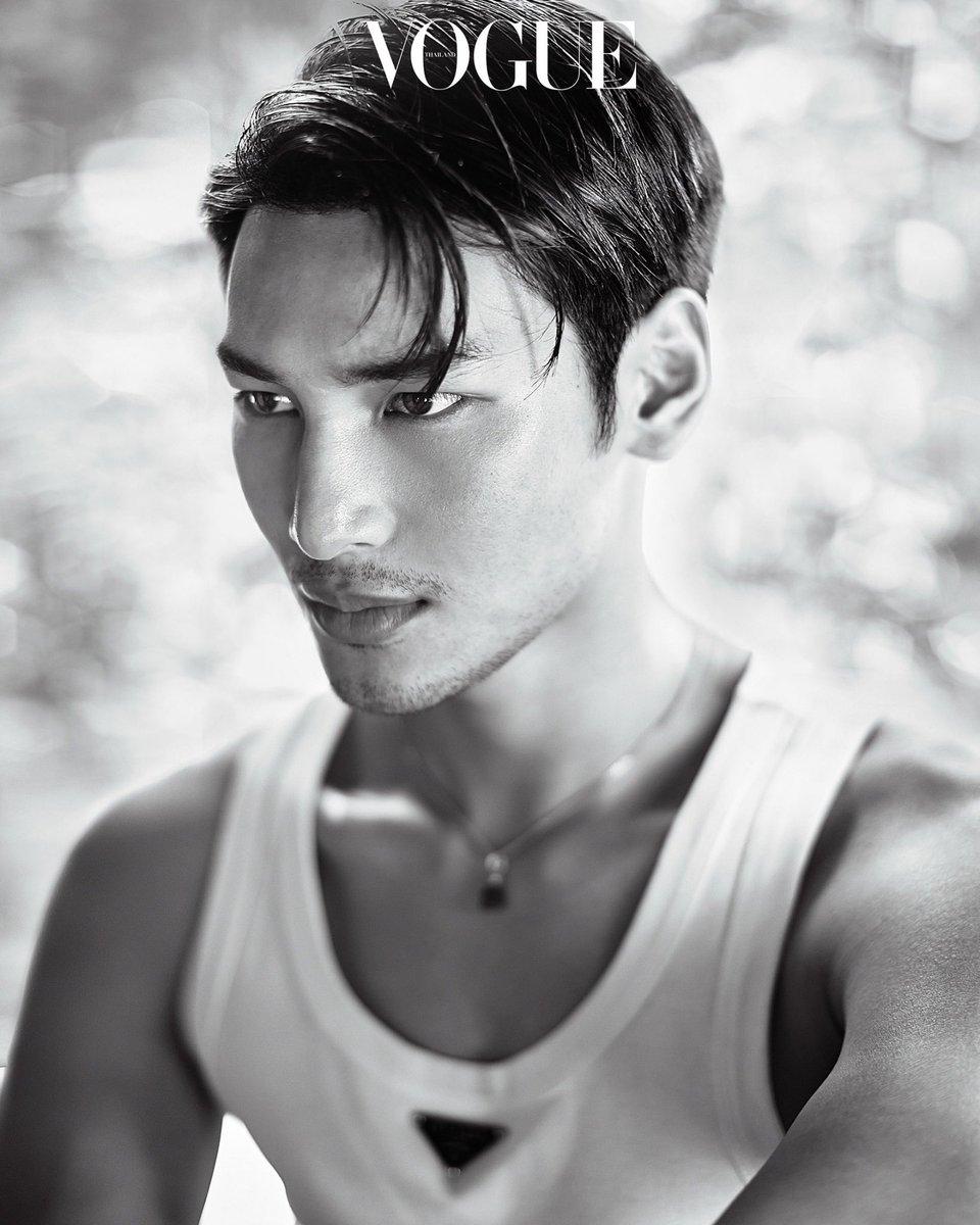Vogue Thailand tweet media
